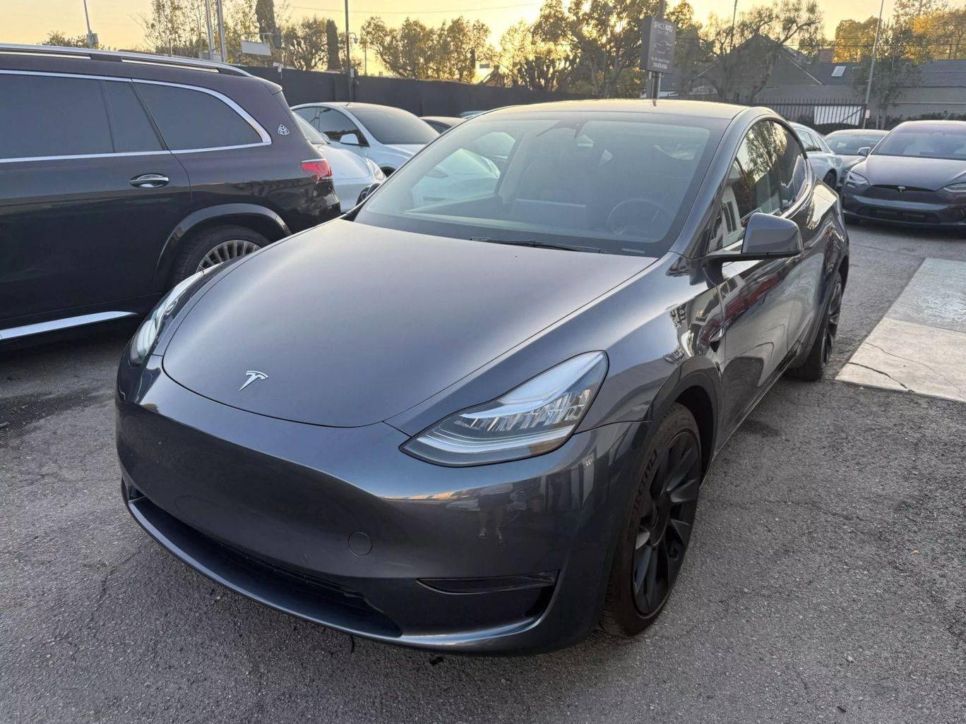 TESLA MODEL Y 2022 7SAYGDEE9NA005944 image